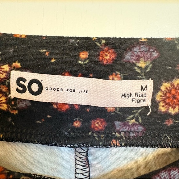 SO High Rise Flare Pants with Floral Design - Picture 5 of 5